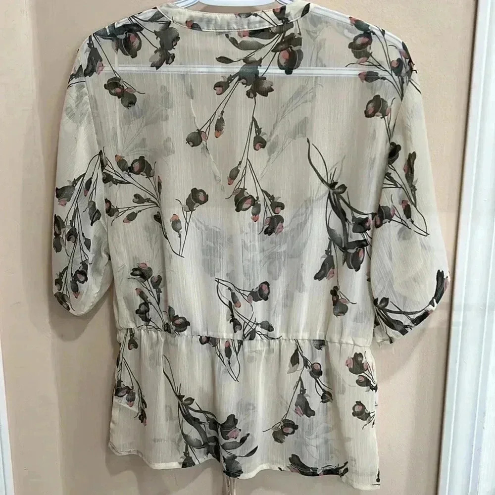 (7) sienna sky Cream Sheer Floral  Top - Picture 2 of 2